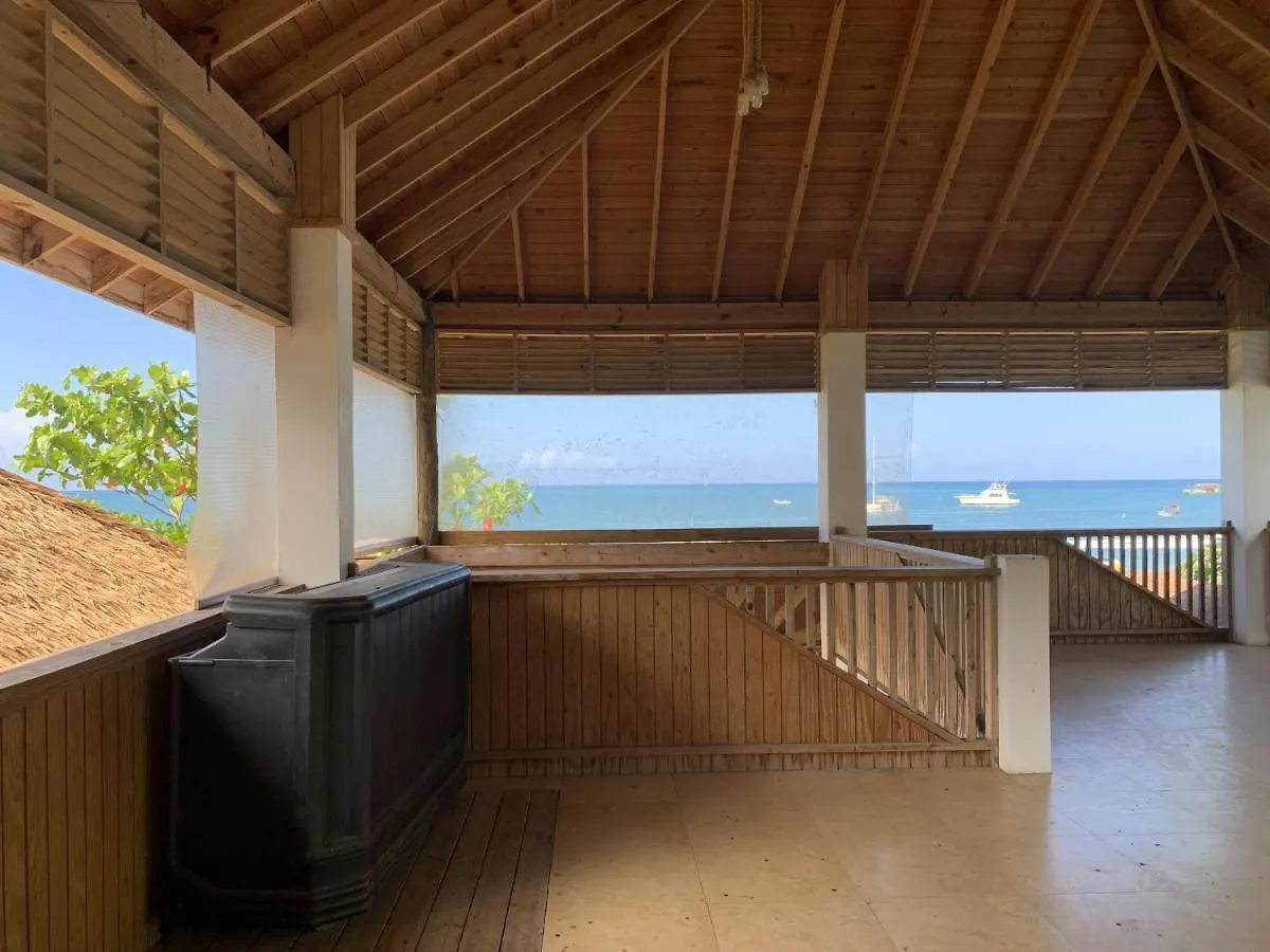 King Suite At Oceanview Resort In Jamaica - Enjoy 7 Miles Of White Sand Beach! Negril